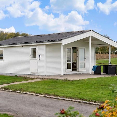 Immaculate 2-Bed House At The Beach 12H Brenderup Exterior photo